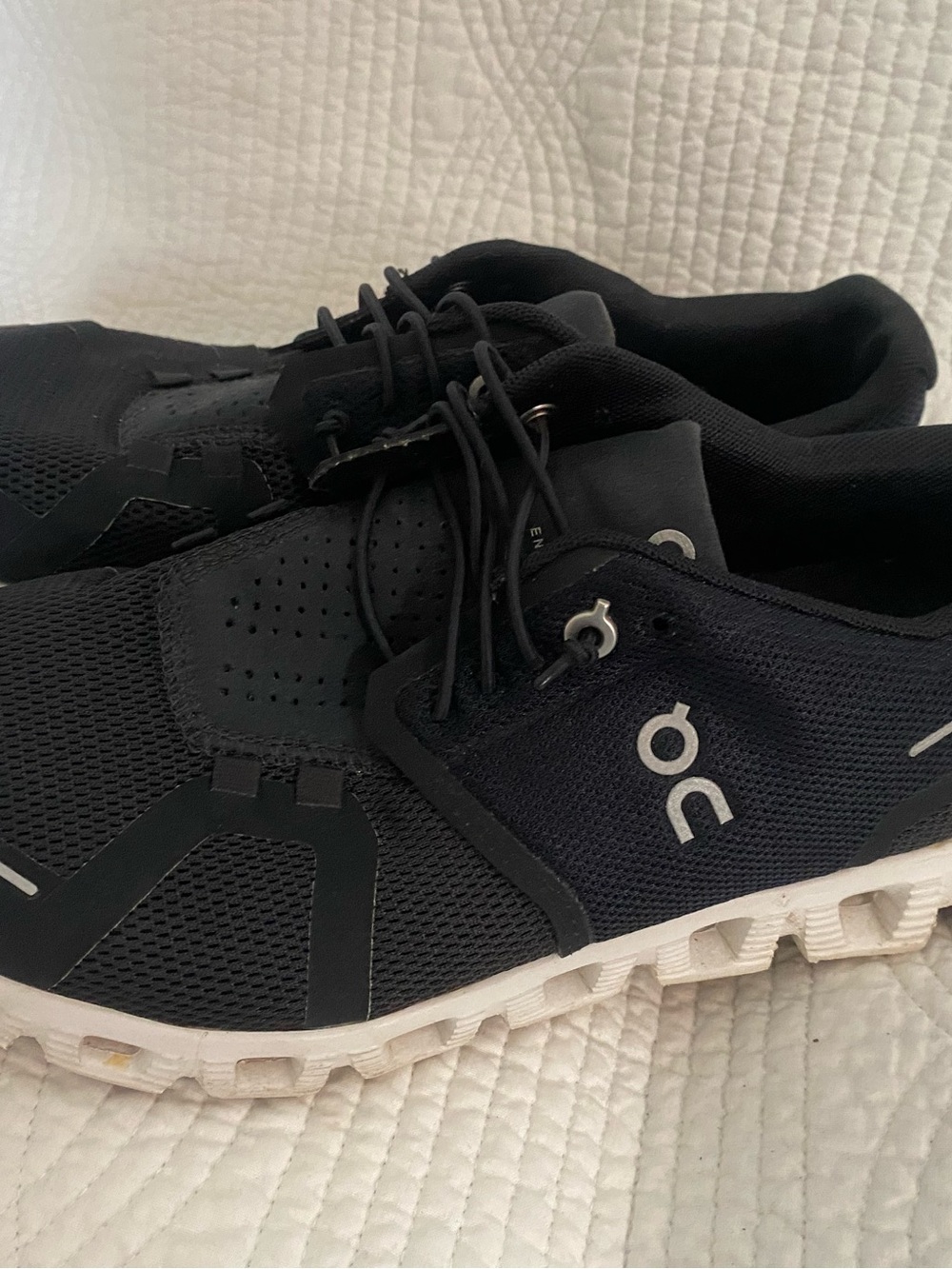 On Running Women's Cloudswift Athletic Sneakers - Black/White